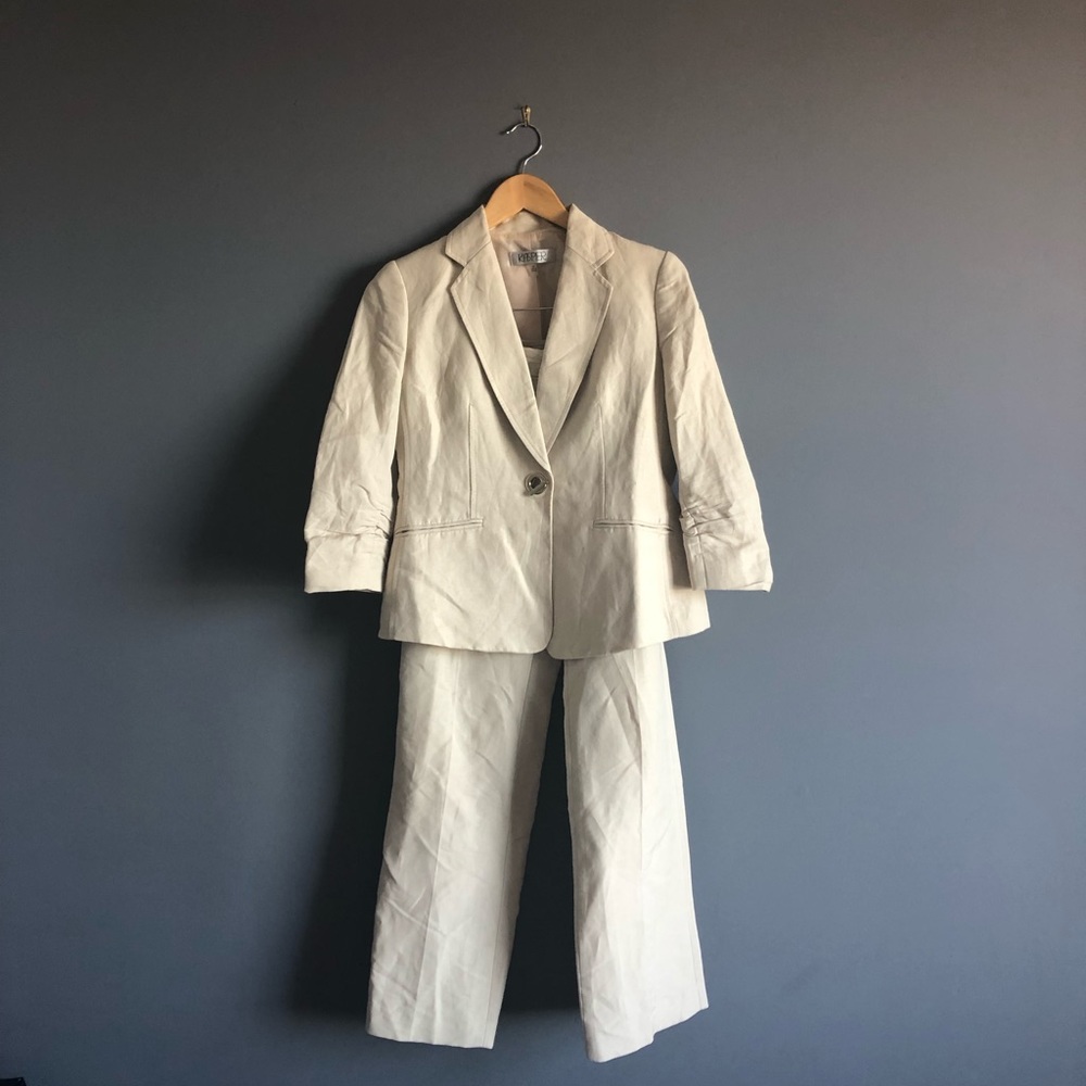 New Kasper Cream Linen Suit 2p Gold hardware